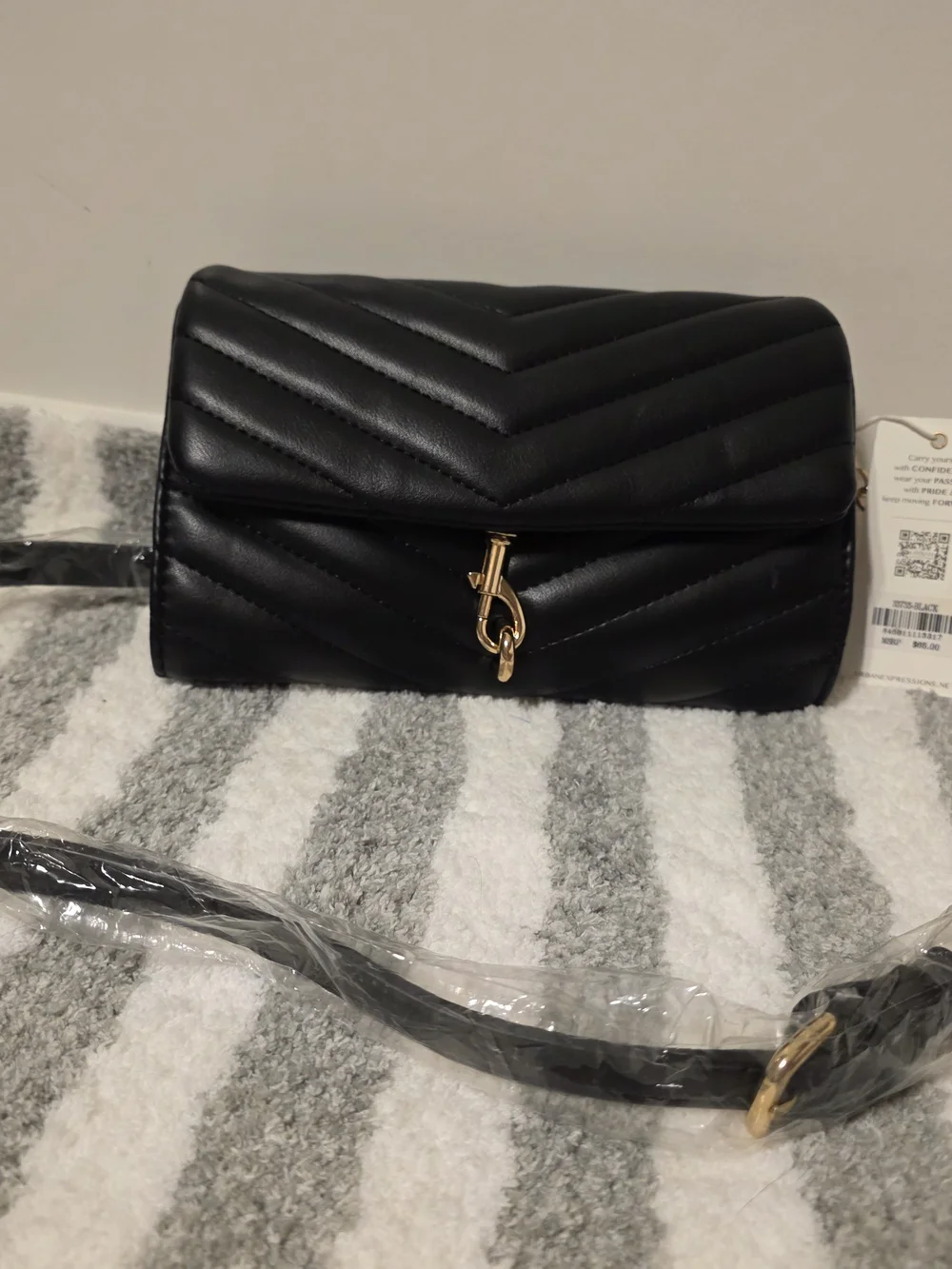 Urban Expressions NWT Nanci Crossbody Black With Gold Hardware MSRP$65